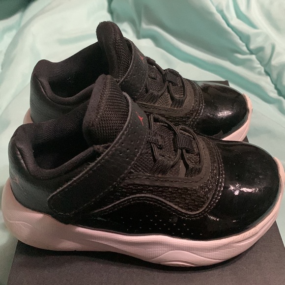 LIKE NEW toddler Jordan 11's! - Picture 4 of 8